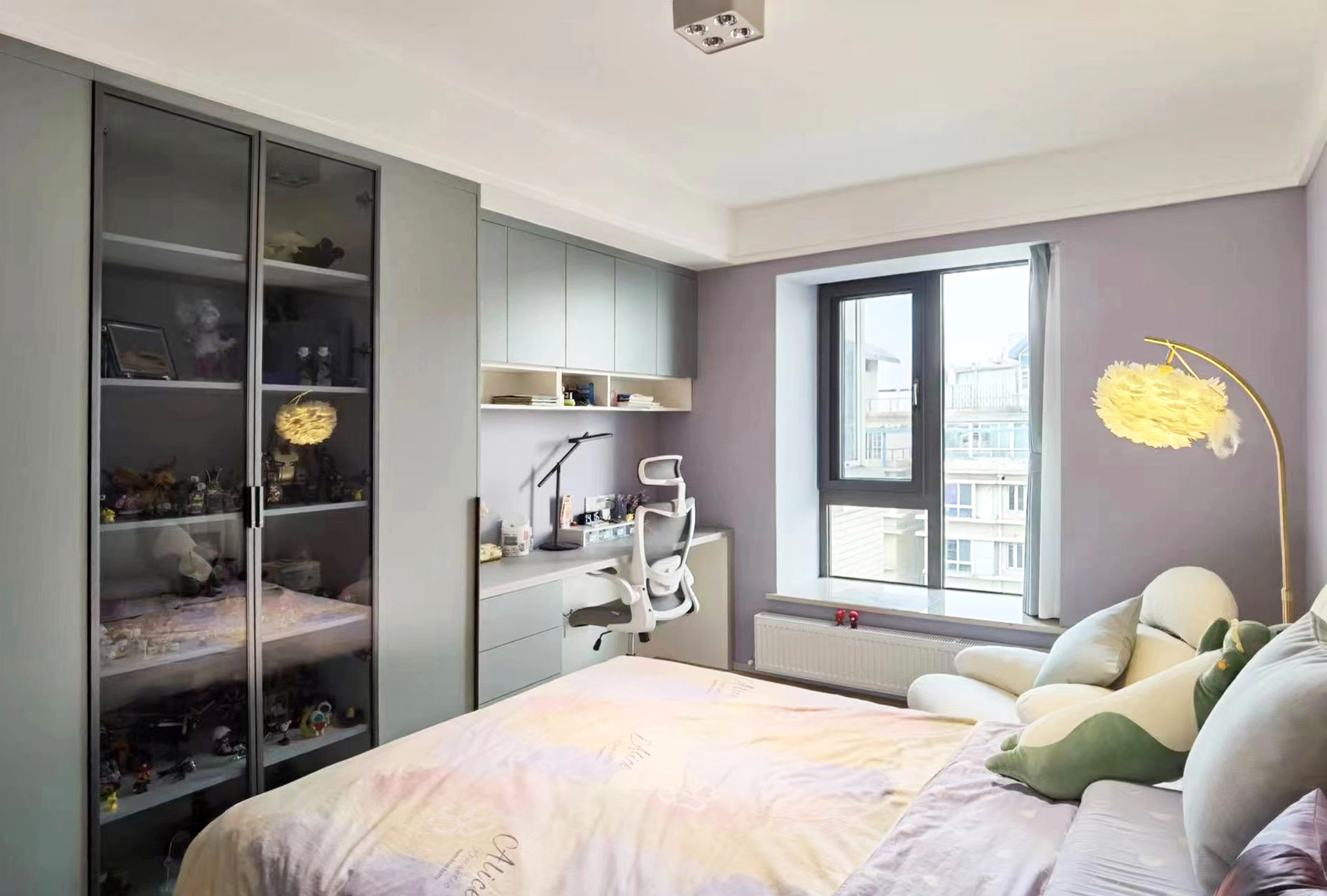 淡雅色調(diào)鋪陳，營(yíng)造簡(jiǎn)約溫馨休憩之境