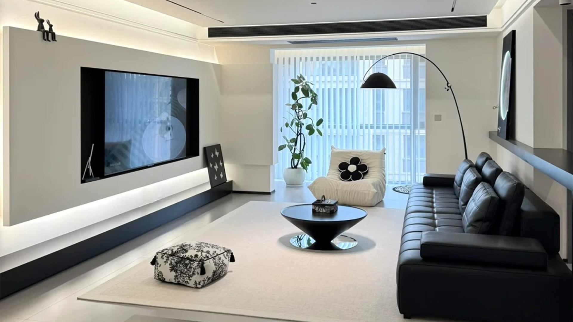 140㎡現(xiàn)代簡(jiǎn)約風(fēng)裝修，盡顯清新管家美學(xué)