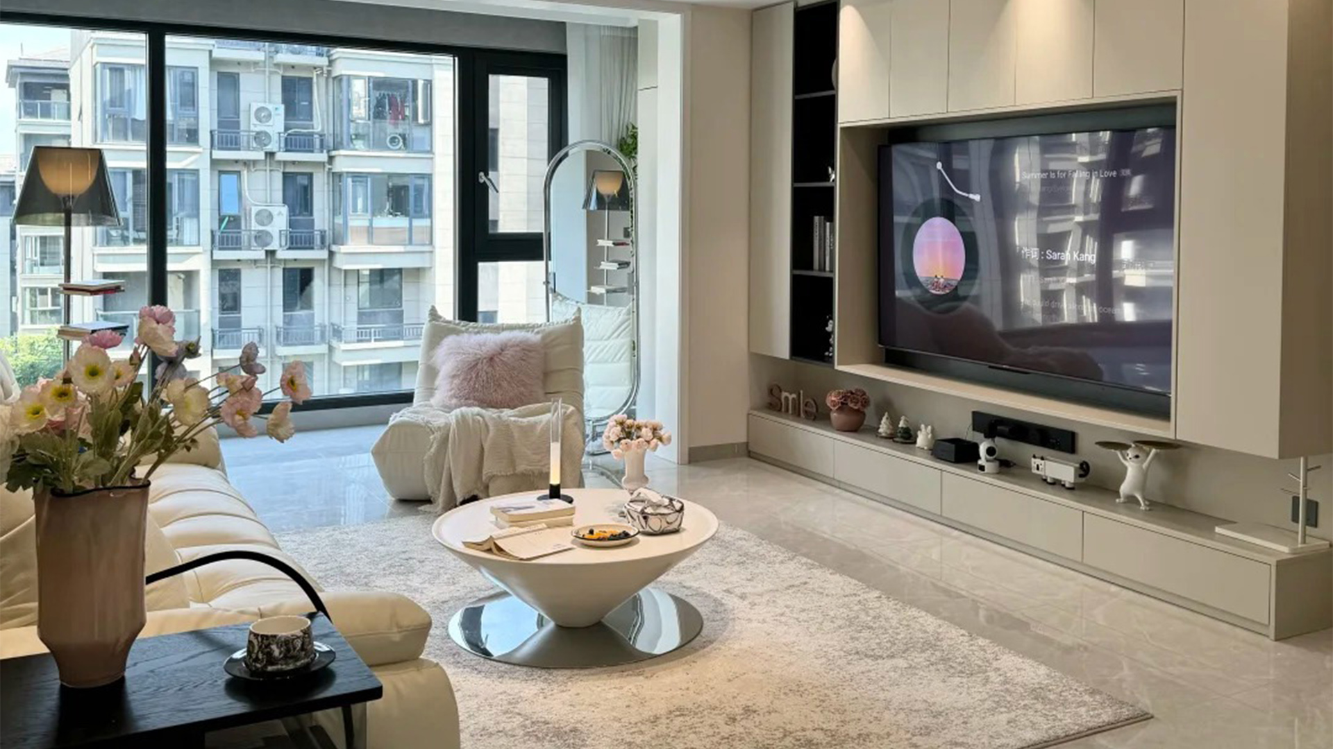 簡(jiǎn)約風(fēng)設(shè)計(jì)：柔和色調(diào)下金屬元素的優(yōu)雅呈現(xiàn)