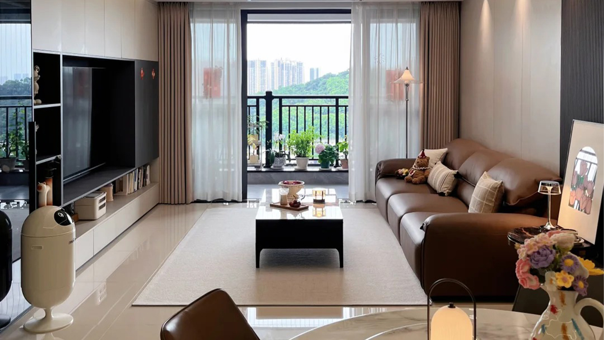 現(xiàn)代簡約風(fēng)：中性色調(diào)與材質(zhì)對比的簡約空間